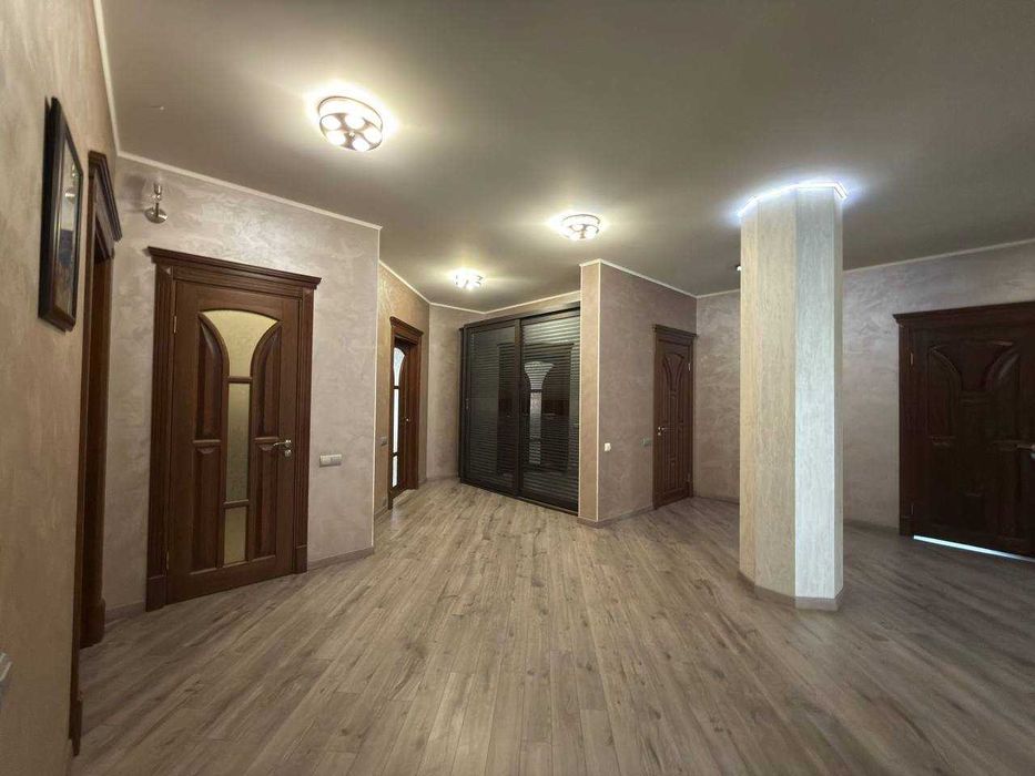 СПЕЦІАЛЬНА ПРОПОЗИЦІЯ/справді сімейний будинок 170м в центрі Гостомеля