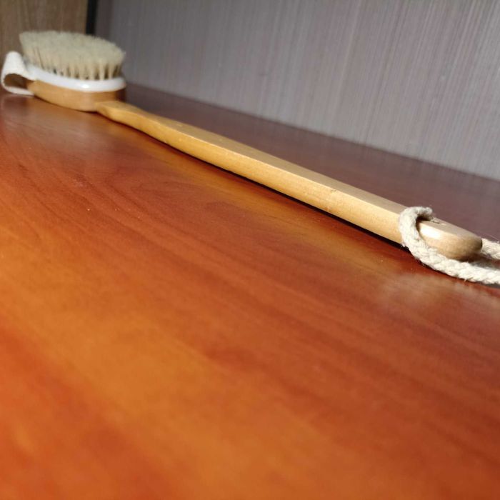 Щетка-массажер для душа SPL