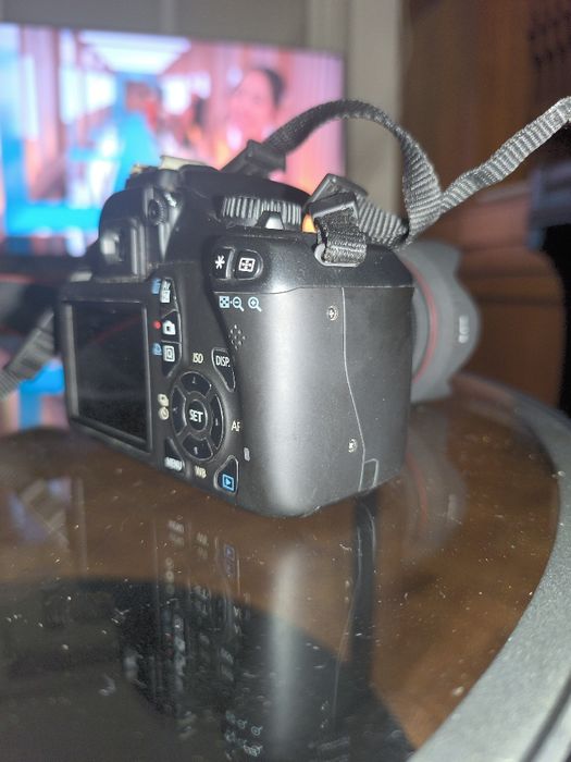 Canon 8OS 1100D + lente Sigma 18-200mm