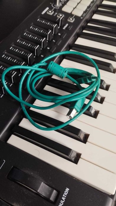 Novation Launchkey 61 MK2424397185641369601