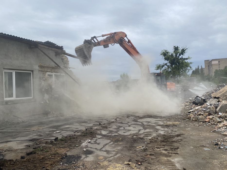 Гусеничний екскаватор