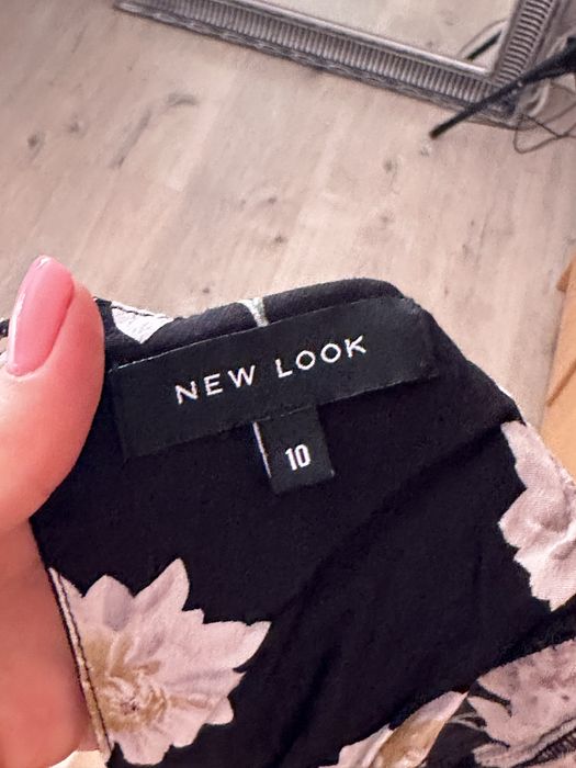Czarny kombinezon w kwiaty New look 38 M