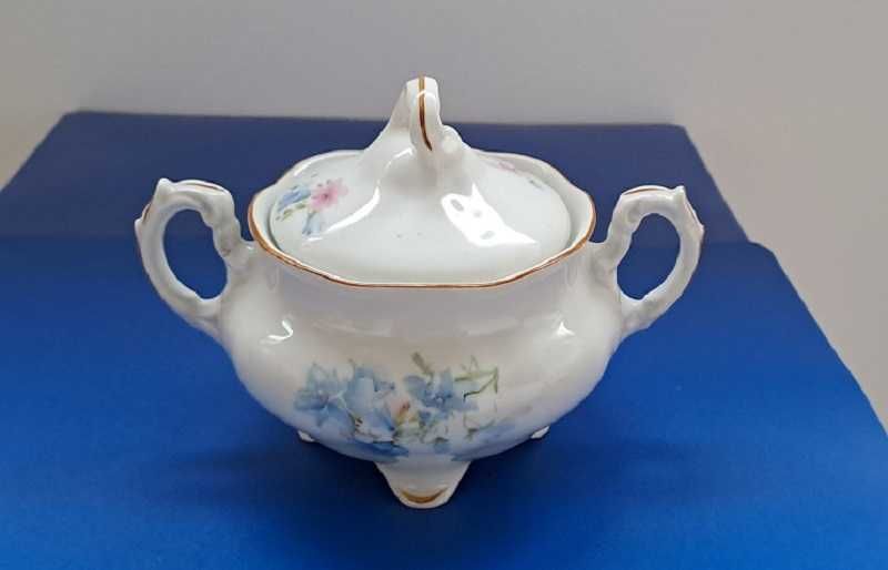 Porcelana Koenigszelt – cukierniczka i dzbanek do mleka