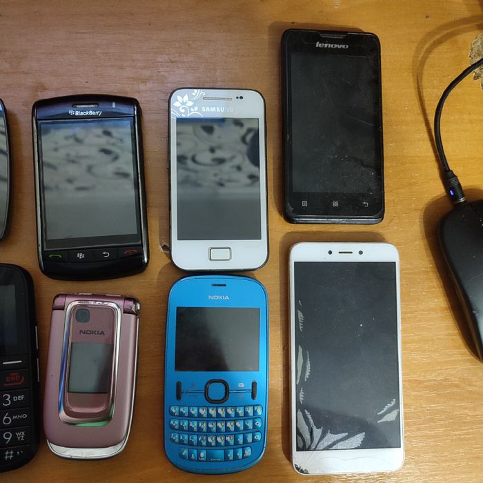 Мобильные телефоны