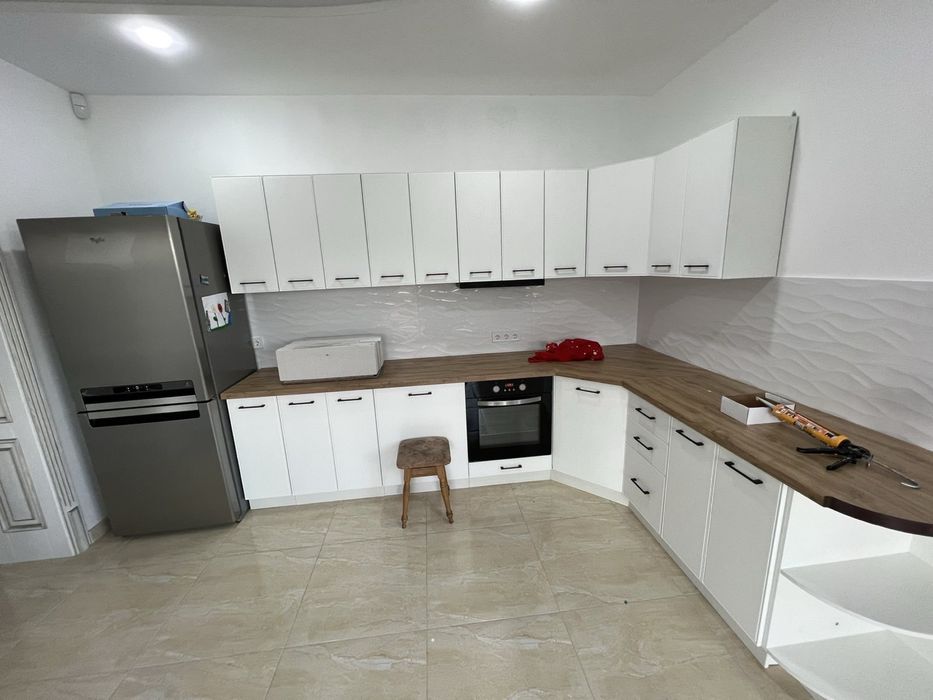 Кухня,тумба,мийка