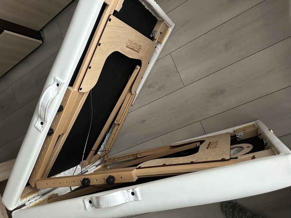 Стіл масажний, кушетка (60 см, висота регулюється)