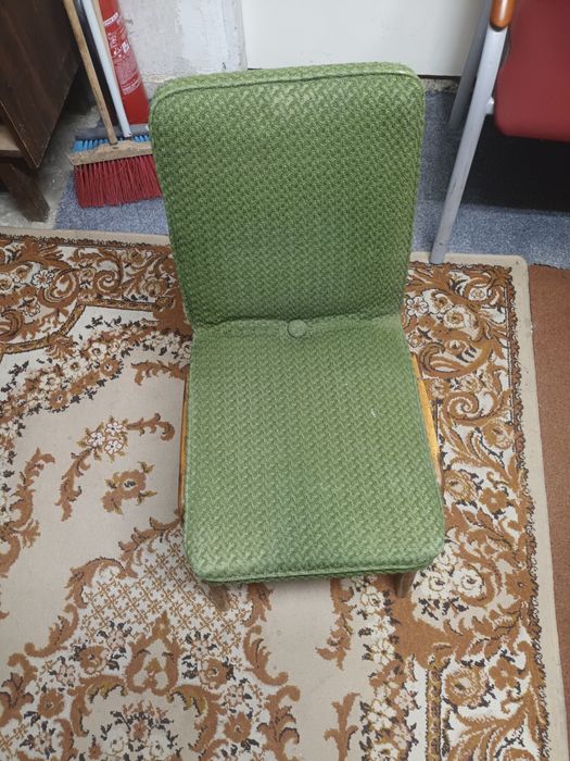 Sprzedam stare krzeslo/fotel