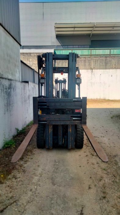 Empilhador Elétrico HELI CPD25 2,5T | Mastro Triplex 5 m | Carregador Incluído