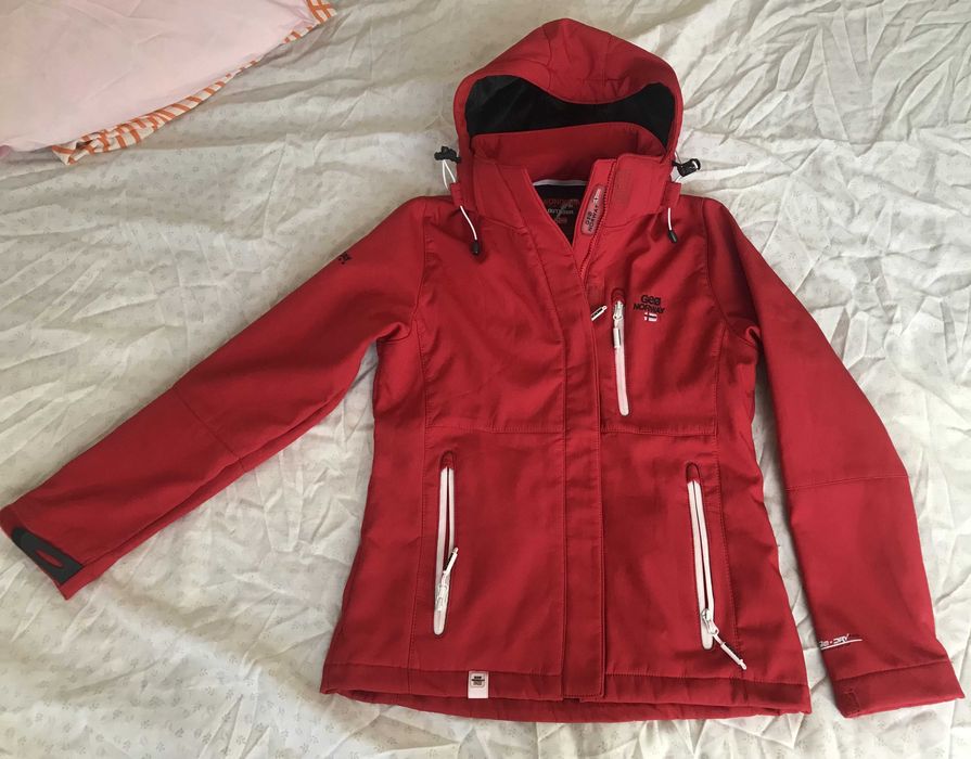 Damski softshell z kapturem firmy Geografical Norway, roz.S