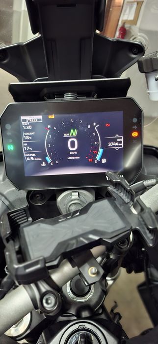 Tracer 9 04/2025 sò 3800kms com top case Yamanha