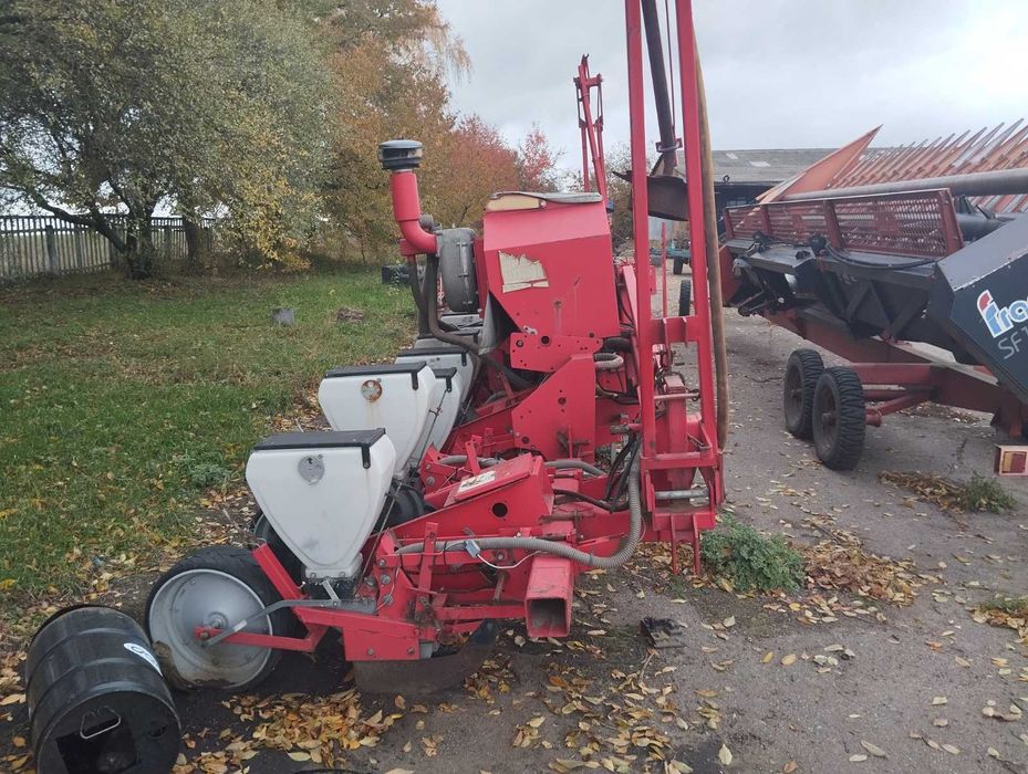 Сівалка пропашна BECKER KP 8, навісна, пневматична, анкерна, 2010 р.в.