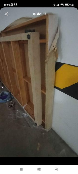 Estrado em madeira maciça