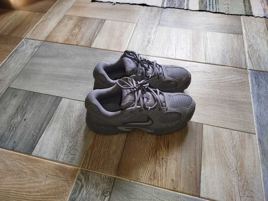 Кросовеи NIKE сірі