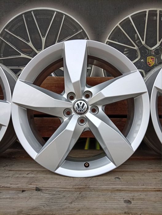 777 R17 5/100 Dia57,1 как новые оригинальные диски Фольцваген Шкода