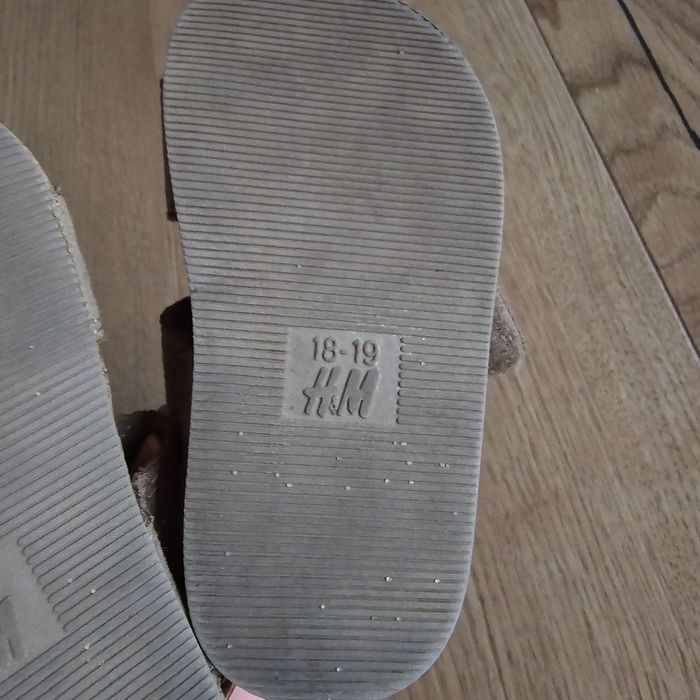 Sandałki hm 18 19 20