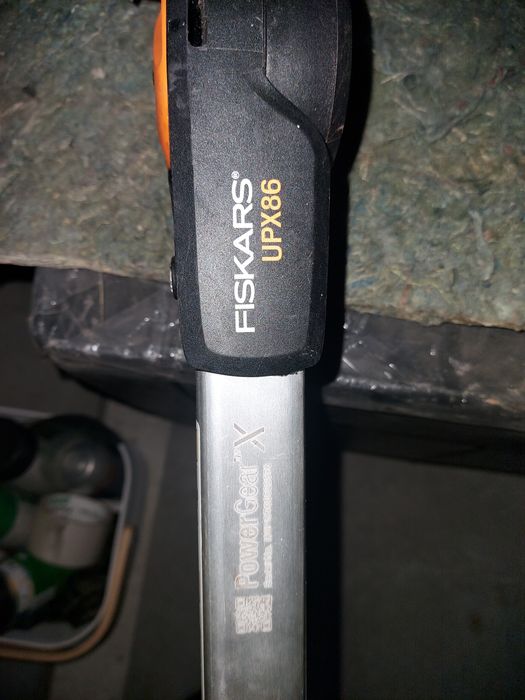 Sekator do gałęzi FISKARS Żyrafa PowerGear X UPX86