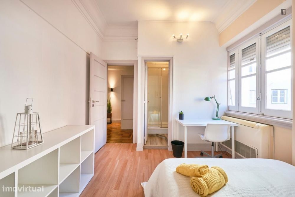 Quarto - localizado em Marquês de Pombal Lisbon