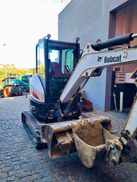 Mini Giratória Usada Bob Cat E27z