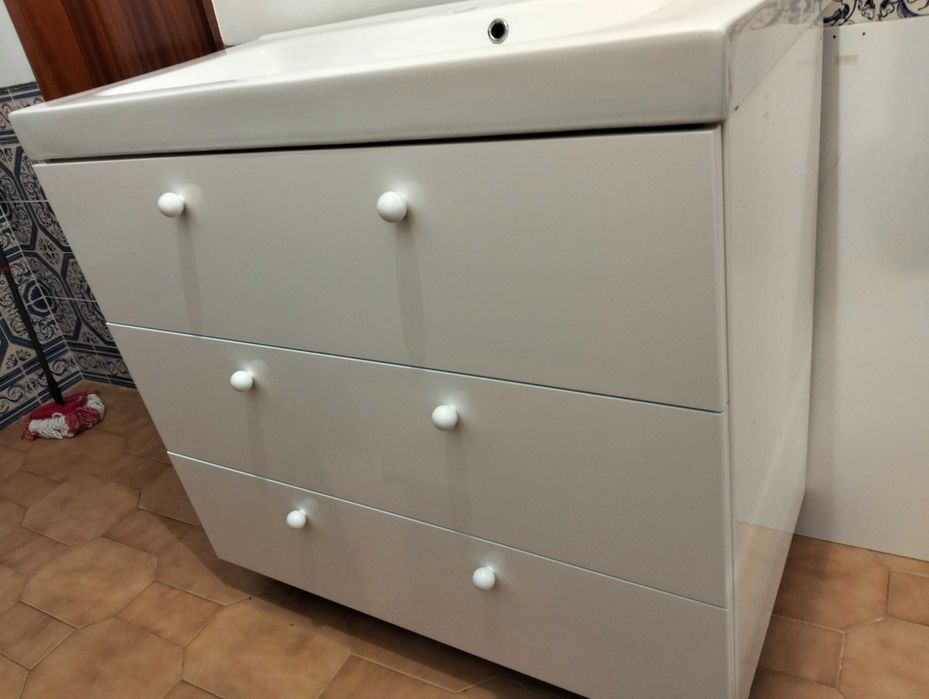 Wc Móvel + lavatório + espelho + aplique