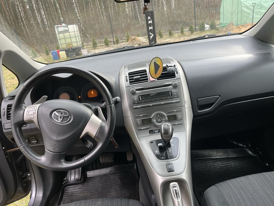 Toyota Auris  1.6 benzyna