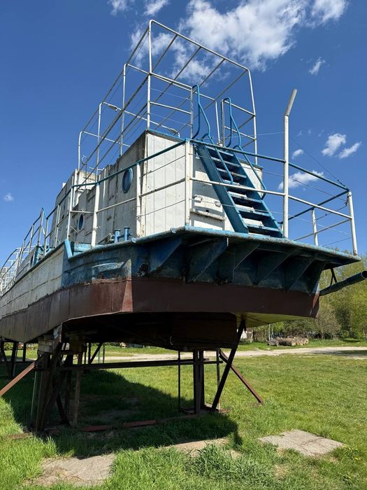 Продам теплохід прогулянковий