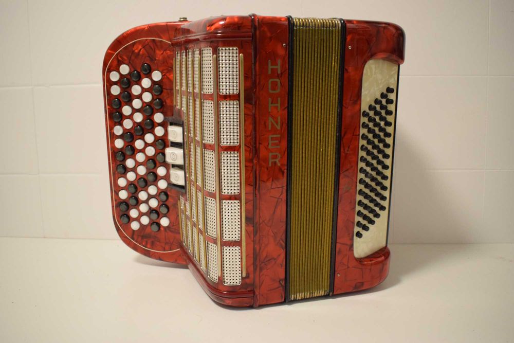 Acordeao Hohner Picolo  2 Voz.  N. 243