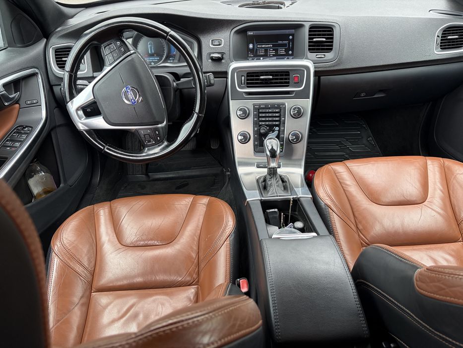 Jogo bamcos volvo v60 ( terra cora)