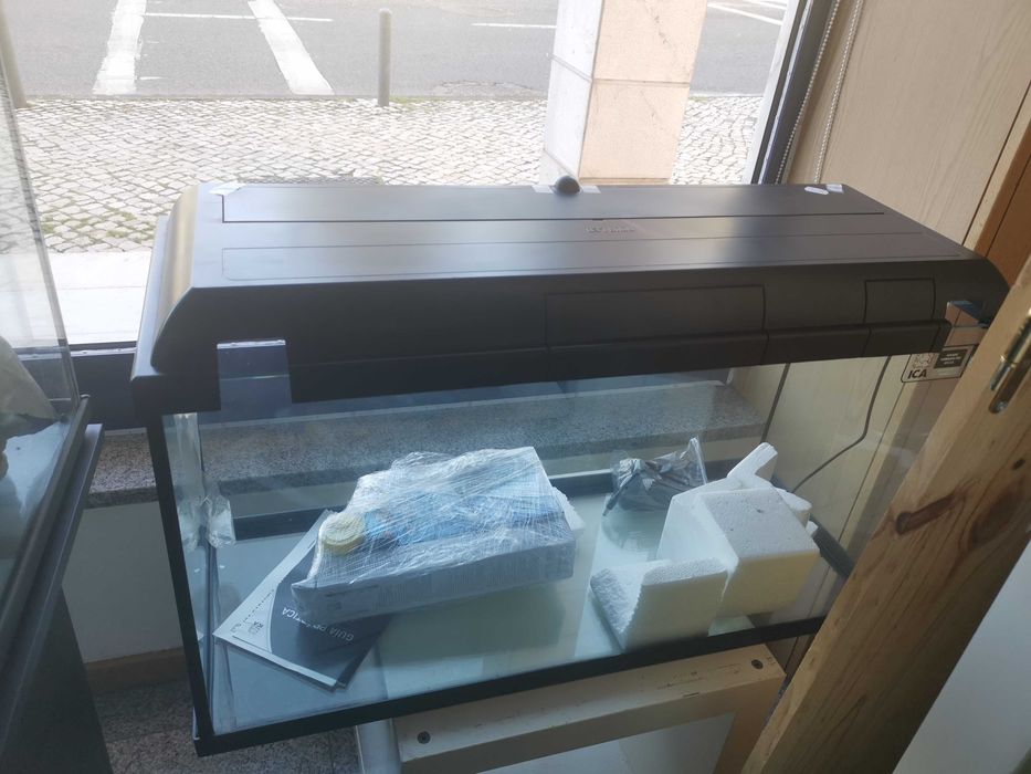 Aquários, tartarugueira e terrario