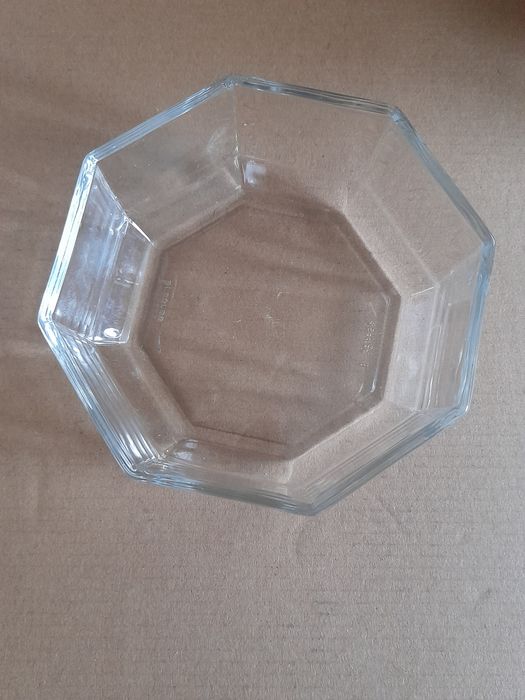 Pequena taça de vidro temperado