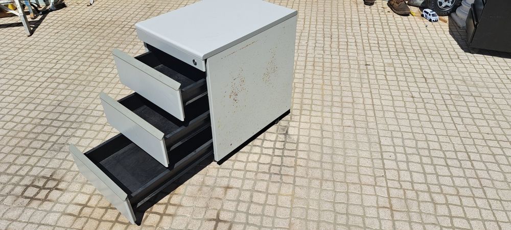 Armário metálico de escritório para garagem