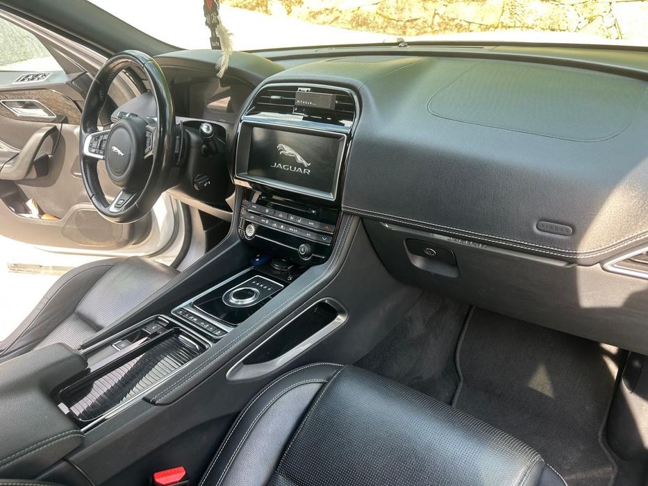 Jaguar F-Pace 2.0 i4D R-Sport AWD Aut.