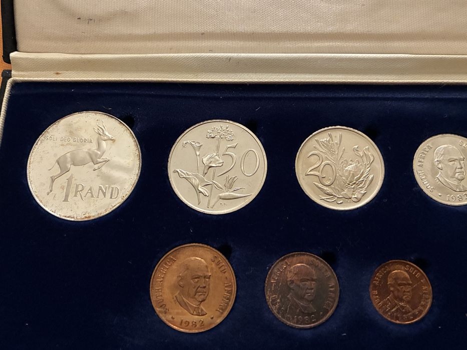 Estojo com moedas Sul Africanas de 1982