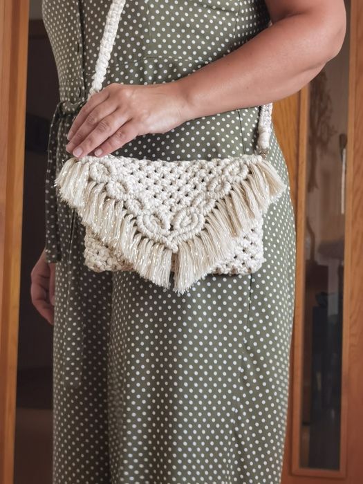 Bolsa com alsa amovivel, em macramé