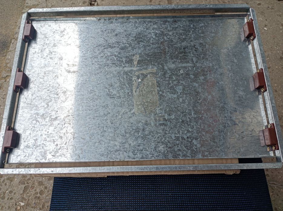 дверца  для ревизии на магнитах