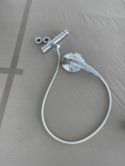 Conjunto torneira com grande chuveiros de mão Sanindusa