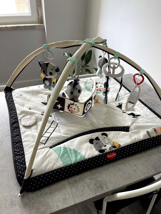 Ginásio de atividades Tiny Love Gymini – Black & White