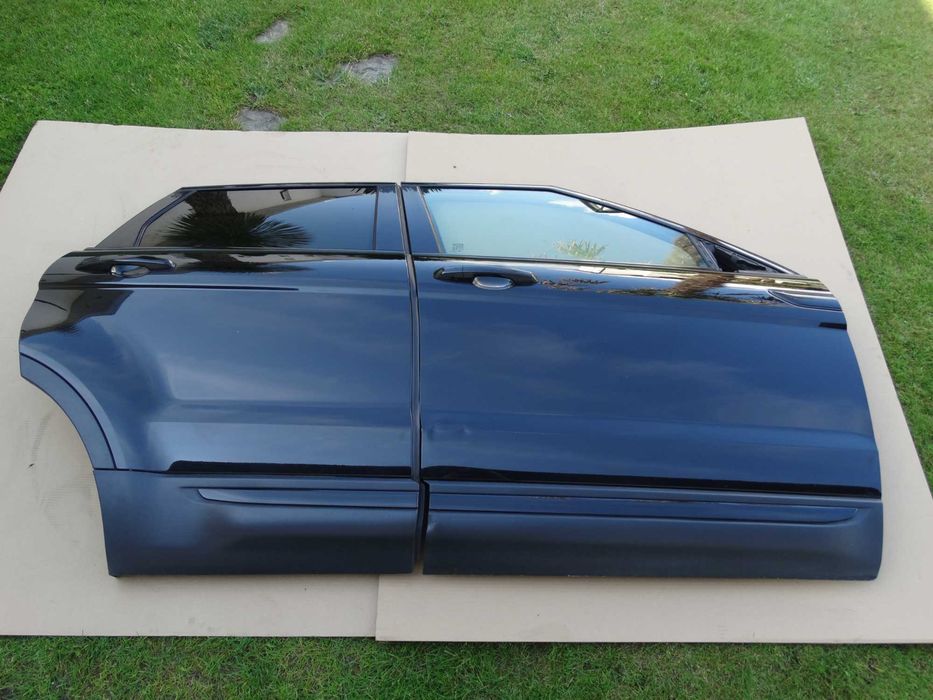 Land Rover Range Rover Evoque I Lift L538 2015-2019 drzwi prawy przód + tył prawe LRC820 czarne czarny SANTORINI BLACK