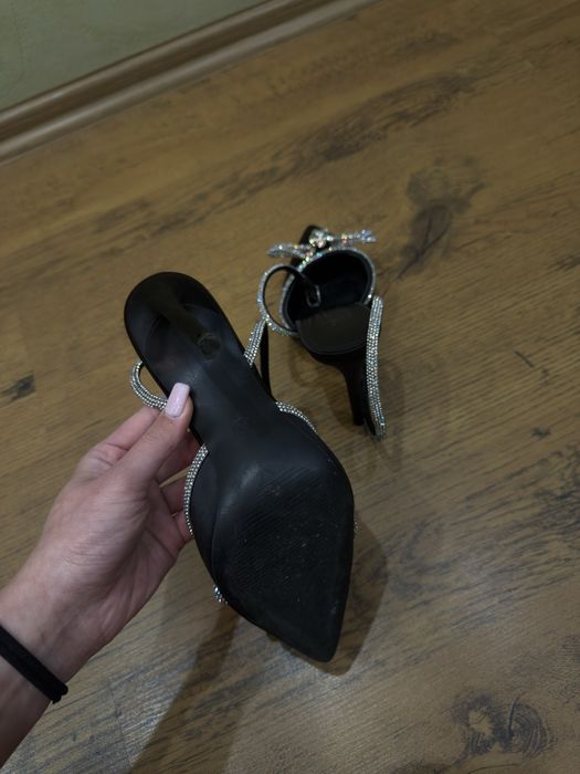 Туфли со стразами