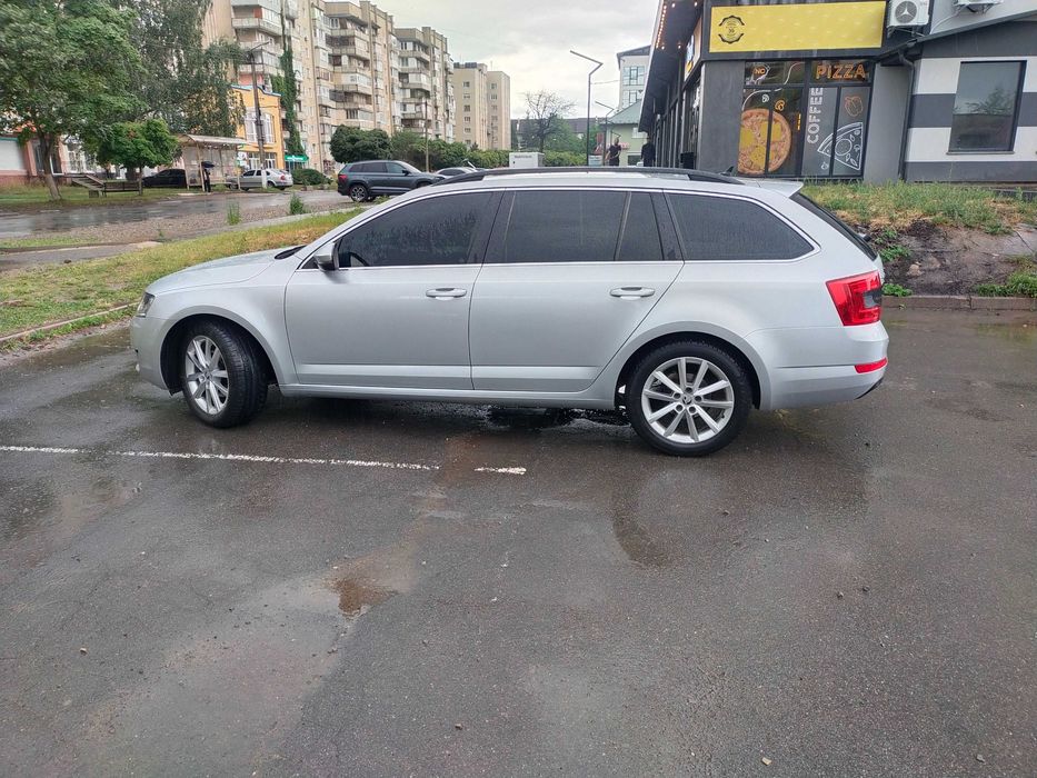 Автомобіль Skoda Octavia 2,0 л. дизель 2015