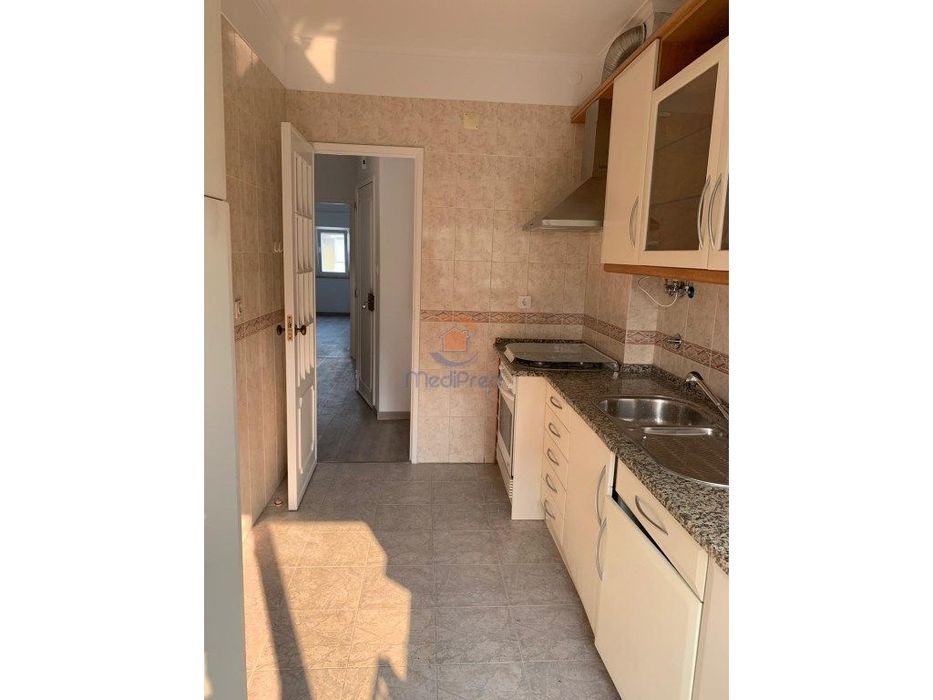 Arrendamento | Apartamento T2 remodelado em Odivelas