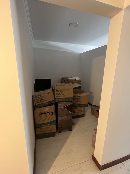 Apartamento Linda-a-Velha 80m2 + 20m2