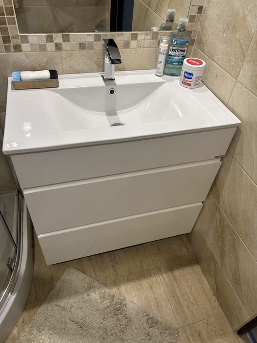 Szafka  łazienkowa z umywalką