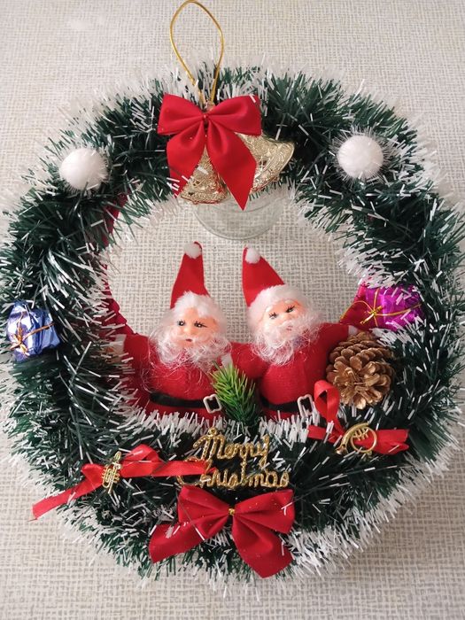 Новорічний віночок з гірляндою