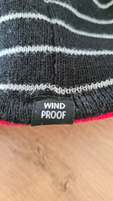 Czapka Calvin Klein. Wind Proof. Dwustronna. Czarna Czerwona
