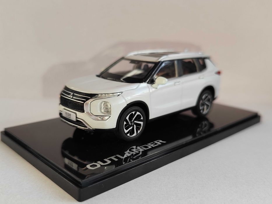 Mitsubishi Outlander 1:43