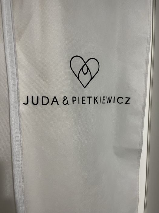 Zjawiskowa jedwabna suknia ślubna Juda & Pietkiewicz z 2024