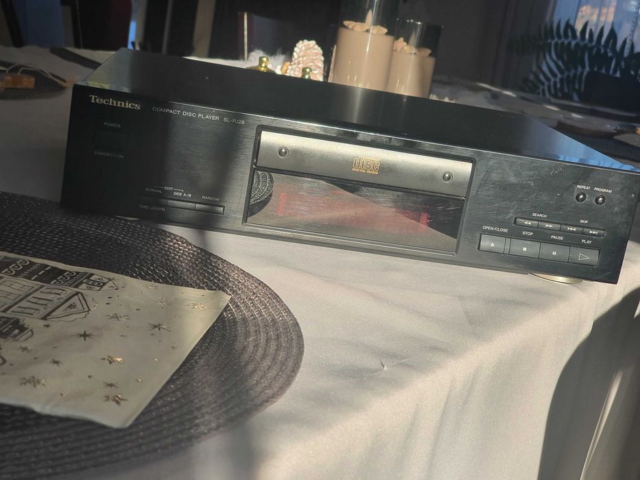 Odtwarzacz Technics SL-PJ28 z przewodem zasilającym