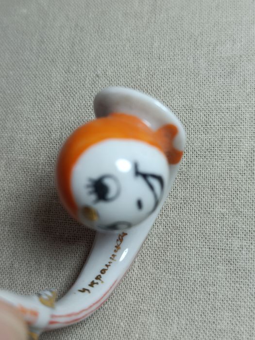 Фарфоровая статуэтка земля и ракета первый спутник