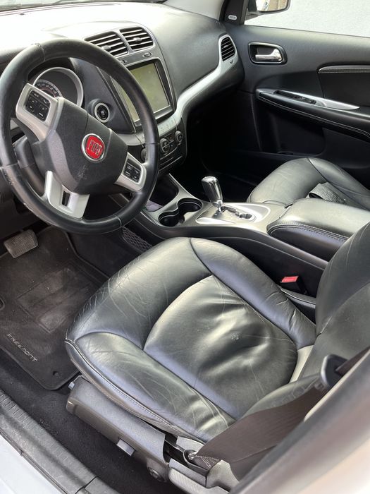 Fiat Freemont 4x4 7miejsc Alpine Kamera Hak po serwisie bezwypadkowy.