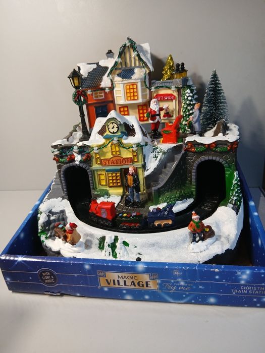 Новорічна інсталяція музична рухома новорічний декор санта потяг